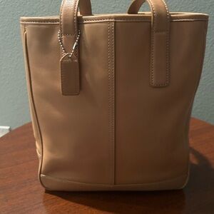 NWT-Authentic Coach Beige Leather Handbag. “Great Buy”